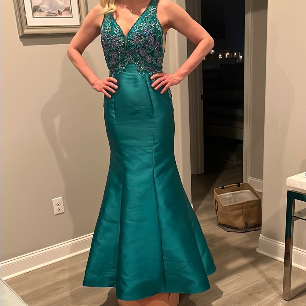NWOT Ellie Wilde Elegant Teal Evening Gown